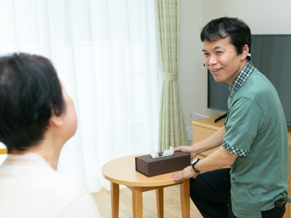 働くスタッフを大切に考え、年間300以上の講座がある研修をご用意！必要な知識やスキルアップに役立つ研修など、しっかりと学ぶことができます！