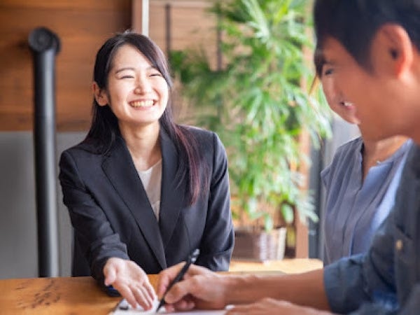 提案したプランが形になり、お客様から「ありがとう」「頼んで良かった」と感謝の言葉をいただける瞬間は、大きなやりがいと達成感につながります。