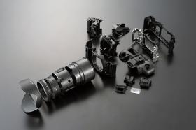 成形品・一眼レフカメラ