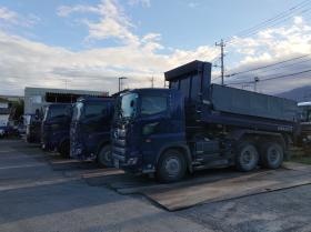 会社所有１０ｔトラック