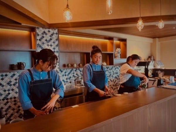 カフェスタッフ（未経験OK・勤務OK）