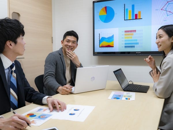 未経験の方も安心してスタートできるようにOJT研修を実施するので安心です。同世代の先輩たちが、しっかりサポートをしてくれる環境があります。