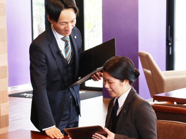 お客様の人生を輝かせる仕事だからこそ、社員の人生も豊かであるべきと考えます。給与も福利厚生も働き方も充実させています。