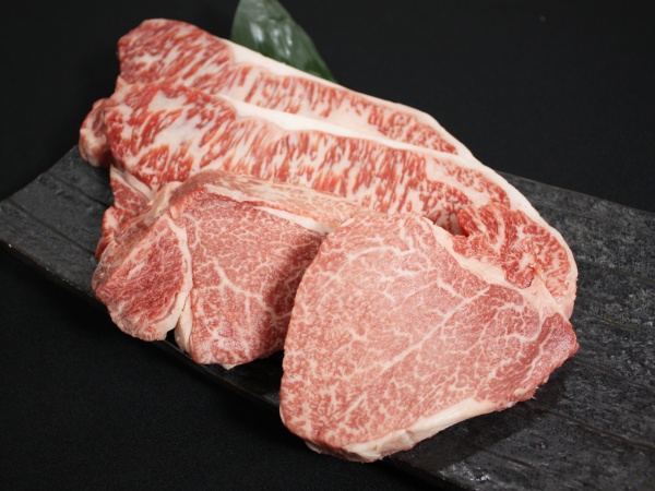 お馴染みの豊後牛はもちろん、社内加工品も多く取り扱っております