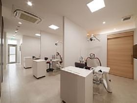 広々とした診療室で丁寧にメンテナンスしていただけます。