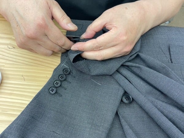 洋服のほどき・洋服のほどき作業スタッフ（未経験OK・スキルは一切不問）