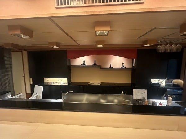 ホールスタッフ（未経験OK）