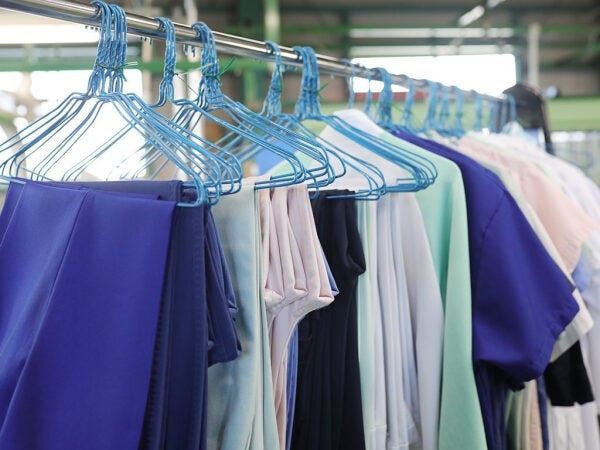 リネン工場内スタッフ