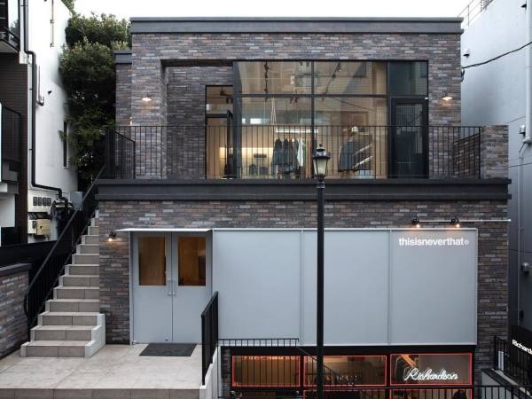 販売スタッフ（外国語を話せる方優遇）