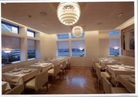 レストラン（ミクニ・マンスール）