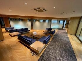 綺麗なラウンジで休憩を取っていただけます。（久留米）