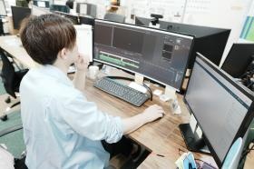 最低でも２枚以上のディスプレイ使用可能