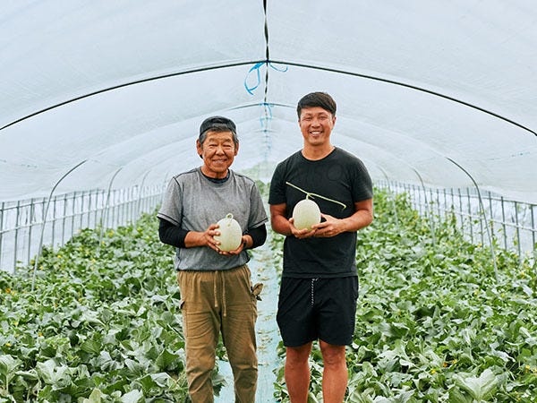 「メロンをスイーツにするなんて馬鹿げてる」と言っていた農家さん。今では当社のためだけに希少品種を提供してくれています。