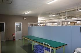 社内（１）：内装リフォーム済みでクリーンな環境です。