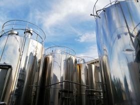 本社工場・屋外タンク