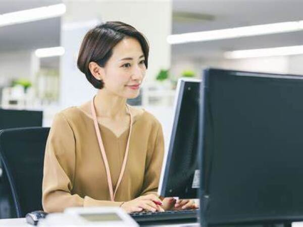 営業事務（東京本社勤務│未経験OK・ネイルOK）