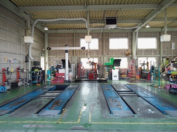 ピット作業スタッフ（未経験OK・社割あり）