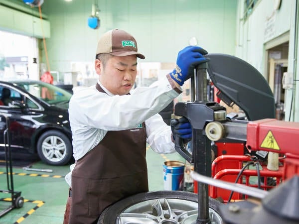 ピット作業スタッフ（未経験OK・社割あり）