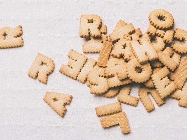 包装袋を機械にセット、ボタン押してお菓子を包装する業務など