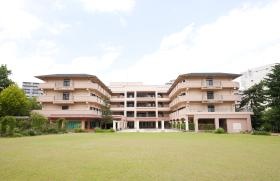 ひらかた聖徳園 園庭