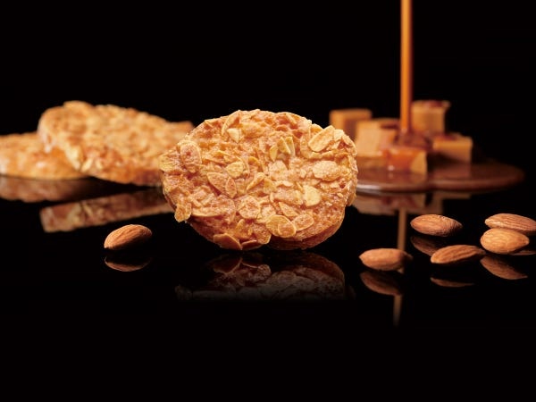 当社一番人気のキャラメルアマンドです。製造でも常によりよく作れるよう研究しています。