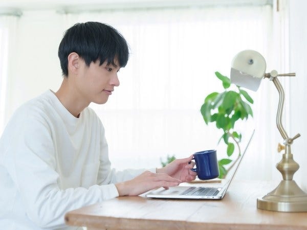 無料で受講できる「IT研修」、資格を取得した方へ一時金（1万～最大10万円）を支給する「資格取得奨励一時金」など、スキルアップ支援制度あり◎