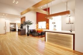 ぬくもり溢れる館内