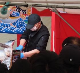 ＮＡＧＯＭＩ 年末マグロ解体ショー