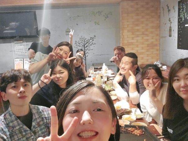 飲食店サービススタッフ・韓国料理店のホールスタッフ・調理補助（交通費支給あり・飲食業経験者歓迎）