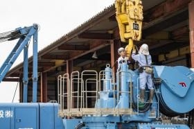 ２人の息を合わせてせーのっ！玉掛作業