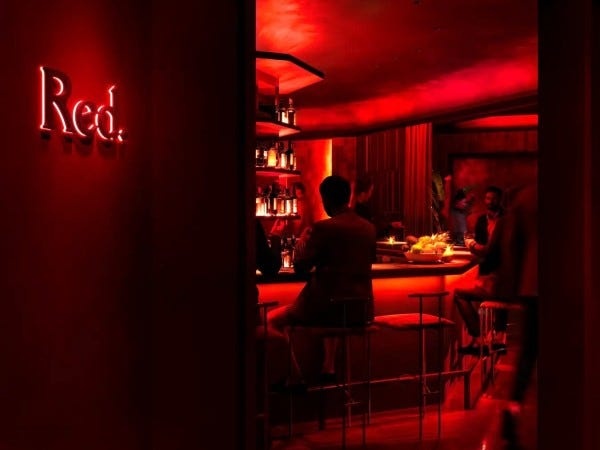 妖しく佇む大人のプレイスポット的BAR＜Red.＞