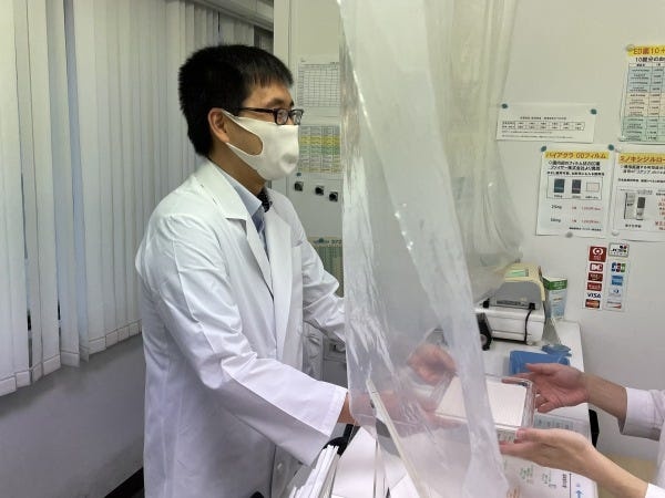 ホテル業・サービス業の男性専門クリニック受付事務スタッフ・事務スタッフ（未経験OK・飲食業などの接客業務を経験したことがある方歓迎）