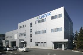 社屋全景（本社／諏訪第１工場）