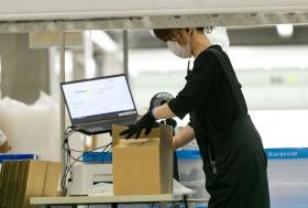 野洲物流センター 梱包の様子