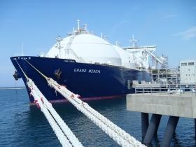 液化天然ガス輸送船の着桟