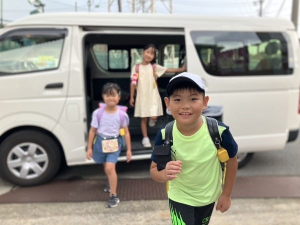 送迎ドライバー・英語の学童のバスドライバー（未経験歓迎）