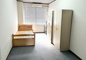 通勤徒歩１分！月額５千円～社員寮を利用可能