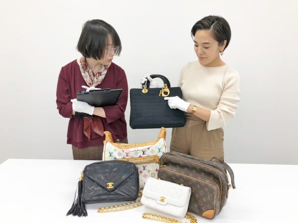 デスクワークだけではなくブランド品・アクセサリーの検品も行うので楽しく働けます★