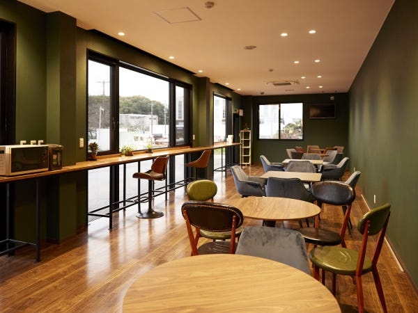 休憩室もオシャレでくつろげます