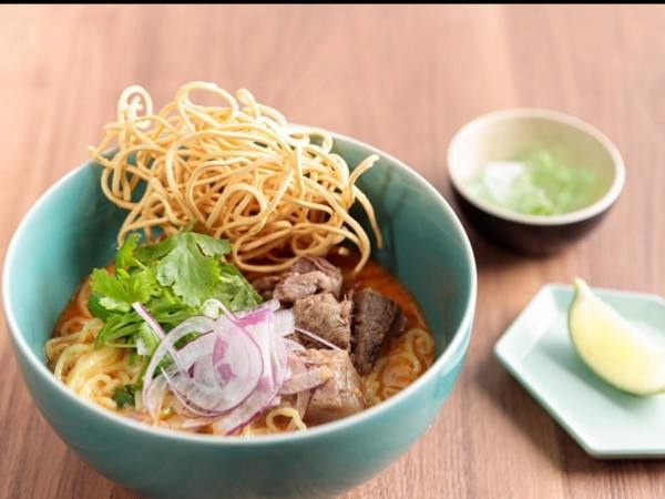 ホールスタッフ・創作料理バルのホールスタッフ・接客（未経験者可・サービス経験者歓迎）