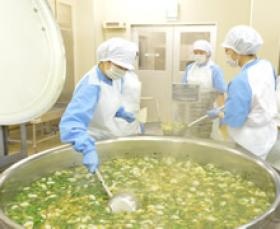 食を通じて“未来の元気を創造する会社”子供達の楽しい給食