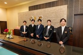 フロントスタッフ