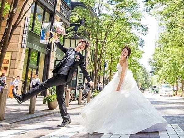 結婚式場やスタジオだけでなく、ロケーションフォトのニーズも増加中！それに伴ったスタッフ増員です。