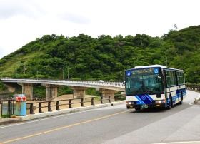 当社が運行する路線バス（標準カラー車）