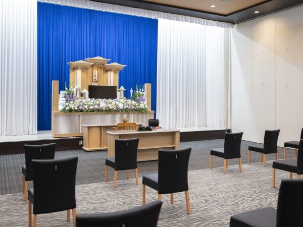 椅子並べや清掃等、簡単なお仕事です。