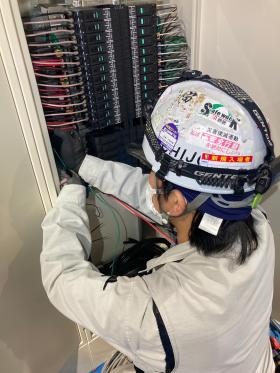 東光電気工事主催の技術研修風景２「結線をして・・・」