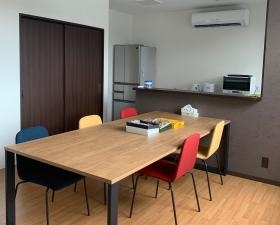 休憩室（システムキッチン有。リラックスして過ごして下さい。）