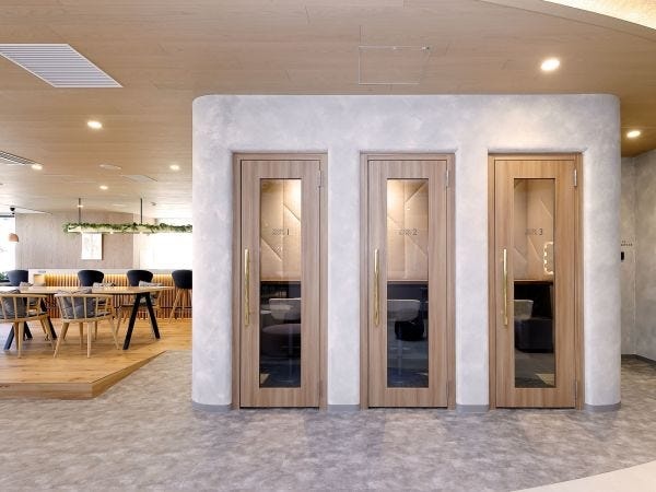 Webブースも完備。オンライン商談の際にはこちらを使用できます。