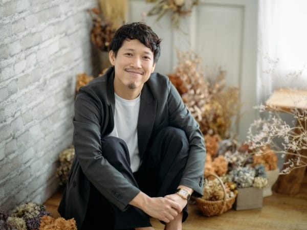 株式会社Adaptique代表取締役です。常に笑顔を心がけています。まだひとりです。