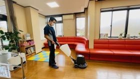 フロアクリーニング